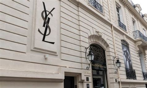 Yves Saint Laurent: nuovo stabilimento a Scandicci e (altre) 200 